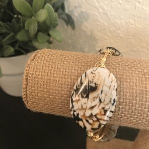 Wire bangle bracelet